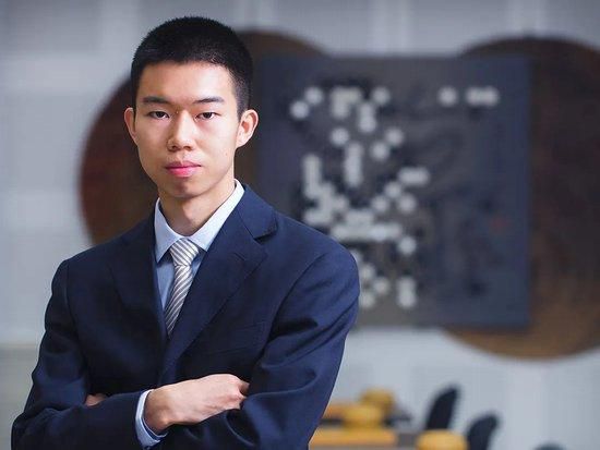 久久精品8